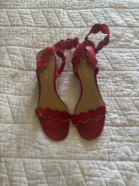 Unisa Red Scalloped Ankle-Strap Sandals
